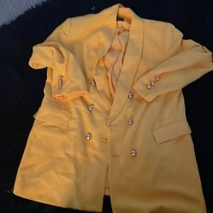 Yellow blazer